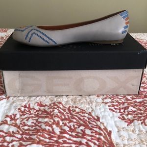 New Geox leather flat